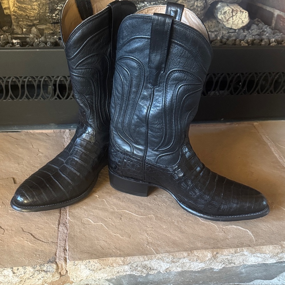 Tecovas ,the Dillon caiman belly cowboy boots in midnight black .